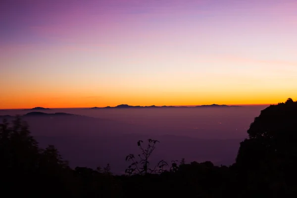 Paysage de la plus haute montagne de Thaïlande à doi inthanon — Photo