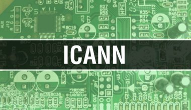 Devre Panosundaki Bilgisayar Çipi kullanılarak ICANN konsepti illüstrasyonu. ICANN, entegre devre levha arka planının kapatılması. ICANN Elektronik Bilgisayar Donanım Teknolojisi Anakart Dijital Chi