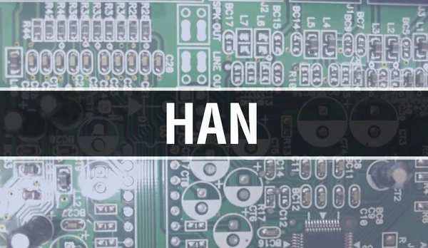 回路基板上のコンピュータチップを使用したハンのコンセプトイラスト 内蔵回路基板の背景のハンを閉じる Han Electronic Computer Hardware Technology マザーボードデジタルチップの背景 — ストック写真