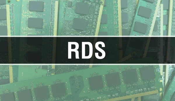 サーキットボード上に書かれたRdsテキストソフトウェア開発者とコンピュータスクリプトの電子抽象技術の背景 集積回路のRds概念 Rds集積回路と抵抗 — ストック写真