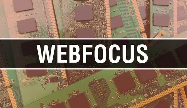 Webfocus文本写在电路板上 具有软件开发人员和计算机脚本的电子抽象技术背景 Webfocus集成电路的概念 Webfocus集成电路 — 图库照片