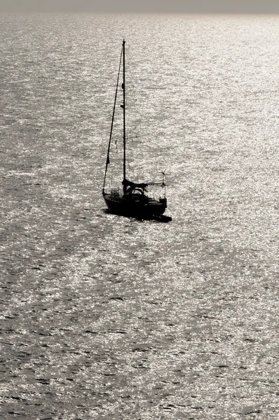 Barco à vela silhueta — Fotografia de Stock