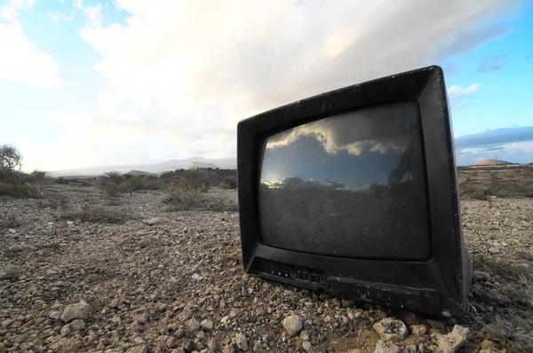 Quebrado preto televisão — Fotografia de Stock