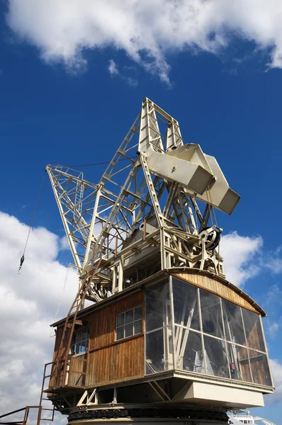 Vintage Wooden Port Crane — Stock Photo, Image