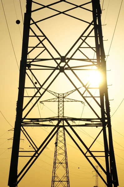Energii elektrycznej linii Pylonu — Zdjęcie stockowe