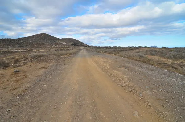 Sand and Rocks Road dans le désert — Photo