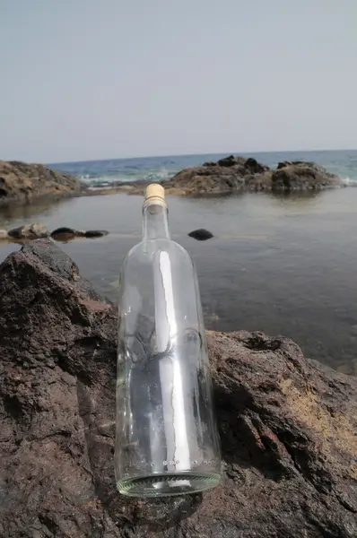 Mensagem na garrafa — Fotografia de Stock