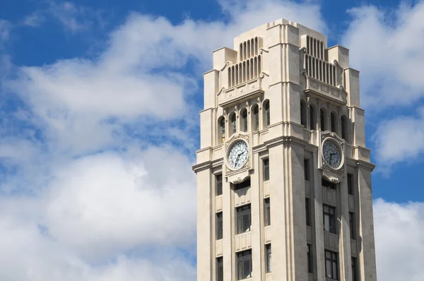 Clock on a Brown Tower — Stock Photo, Image