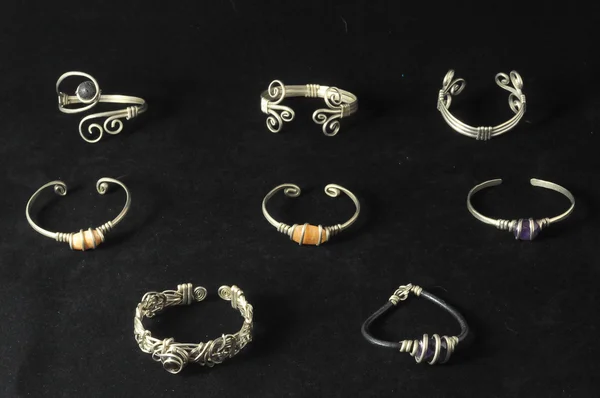 Ručně vyráběné stříbrné šperky — Stock fotografie