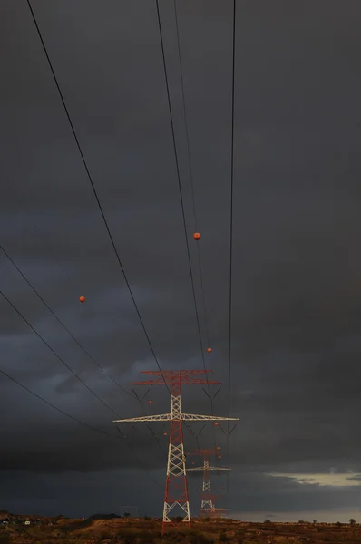 Kraft elektriskt torn — Stockfoto