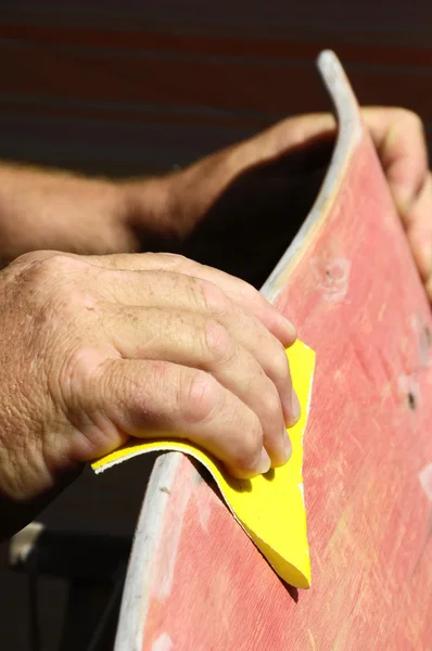 Herstellen van een oude skateboard — Stockfoto