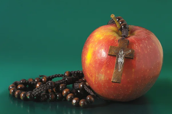 Bibel Evas Sünde roter Apfel — Stockfoto
