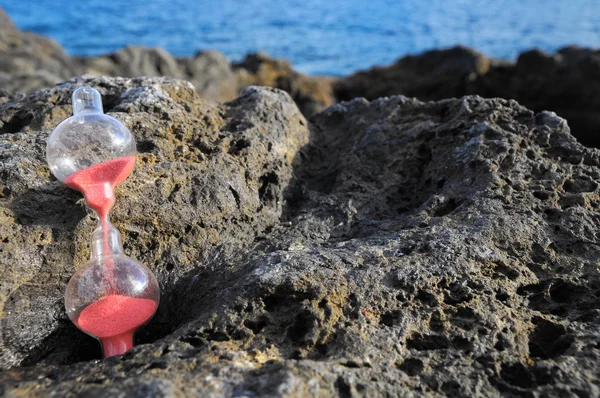 Terk edilmiş bir kum saati — Stok fotoğraf