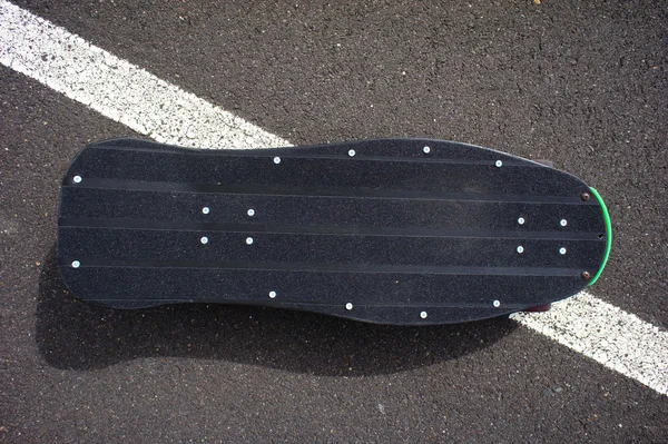 ビンテージ スタイル ブラック ロング スケート ボード — ストック写真