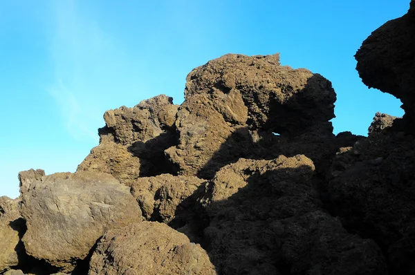 Rochas de lava endurecidas a seco — Fotografia de Stock