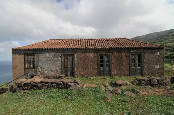 Brown Ancienne maison rurale — Photo