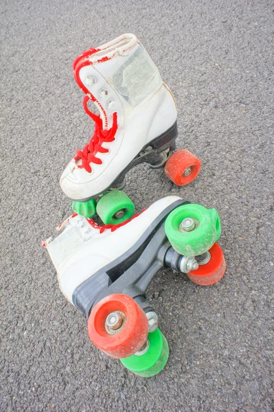 Bota de skate blanca vintage vieja — Foto de Stock