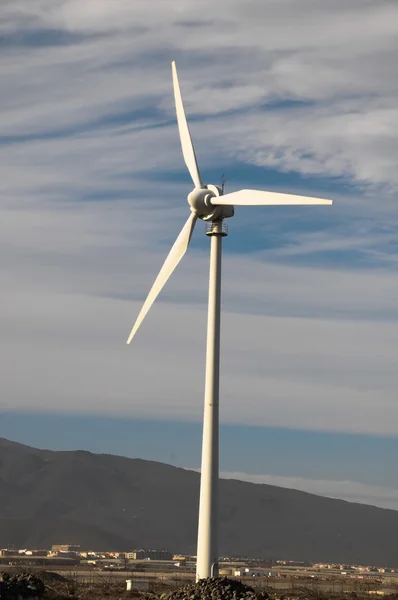 Generatore di energia turbina eolica — Foto Stock