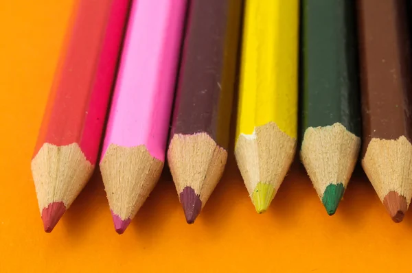 Dokulu yeni renkli kalemler — Stok fotoğraf