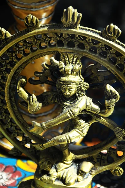 Estátua de ouro de Deus indiano — Fotografia de Stock