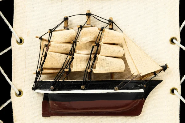 Drewniany statek figurka — Zdjęcie stockowe