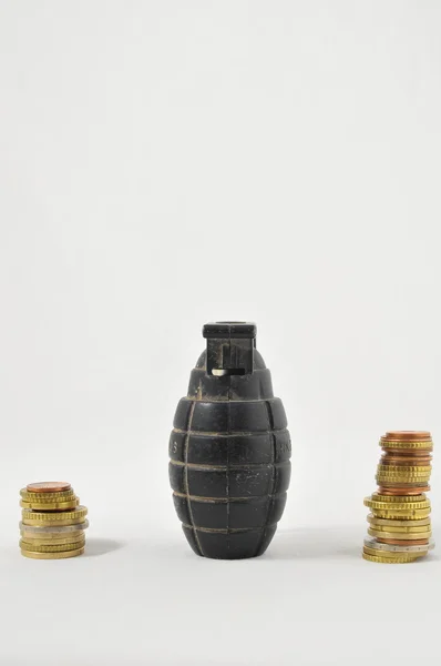 Pengar för krig koncept — Stockfoto