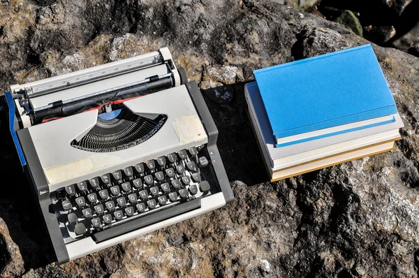 Vintage black and white Travel Typewriter — Stock Photo, Image