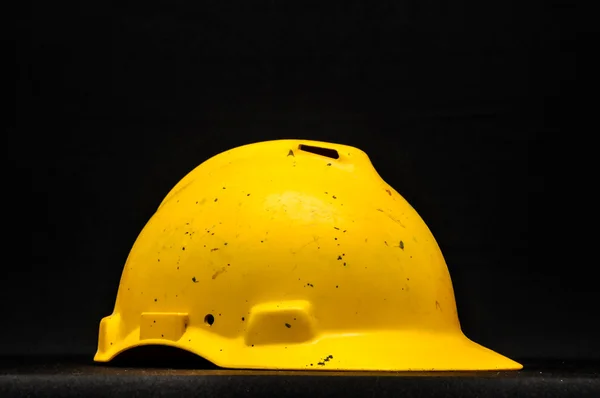 Sarı güvenlik kaskı — Stok fotoğraf