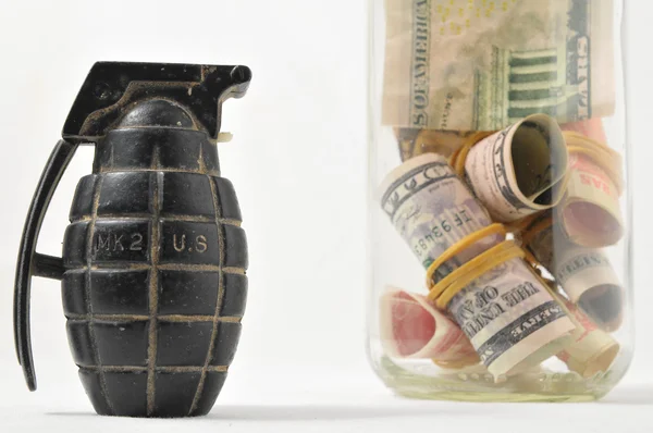 Pieniądze dla koncepcji wojny — Zdjęcie stockowe
