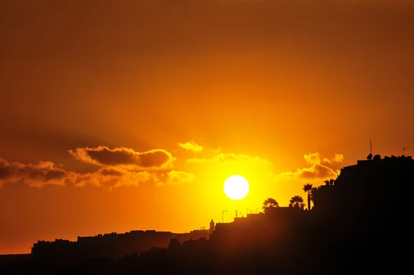 Pôr do sol sobre o oceano atlântico — Fotografia de Stock