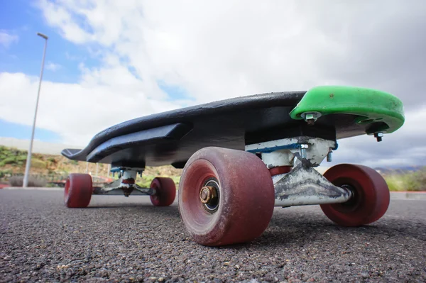 Style Vintage Longboard Black Skateboard — Photo