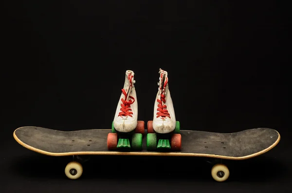 Altes gebrauchtes Holzskateboard — Stockfoto