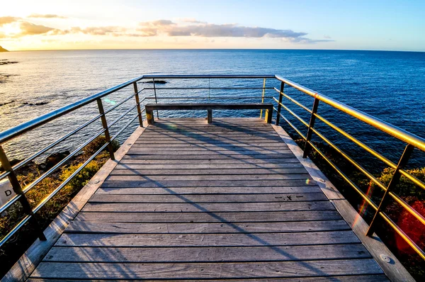 cubierta pasamanos metálico — Foto de stock © yurizap #178100876