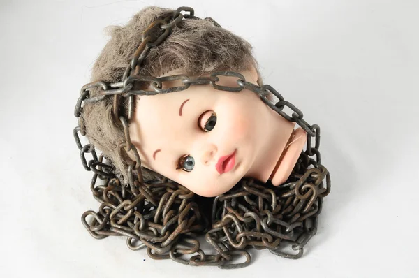 Scary doll huvud — Stockfoto