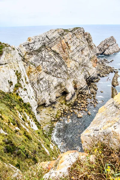 Dağlarda Kayalar Arka Planda Fotoğraf Dijital Resim — Stok fotoğraf