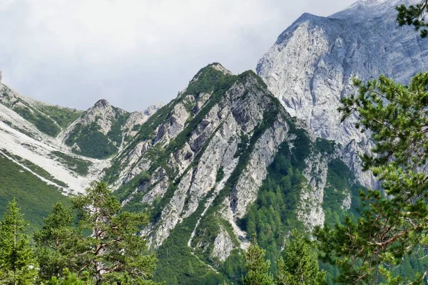 Βουνό Στις Άλπεις Φωτογραφία Φόντο Ψηφιακή Εικόνα — Φωτογραφία Αρχείου