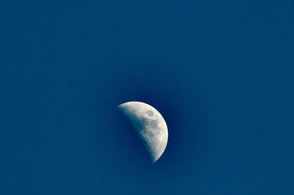 Luna Nel Cielo Foto Come Sfondo — Foto Stock