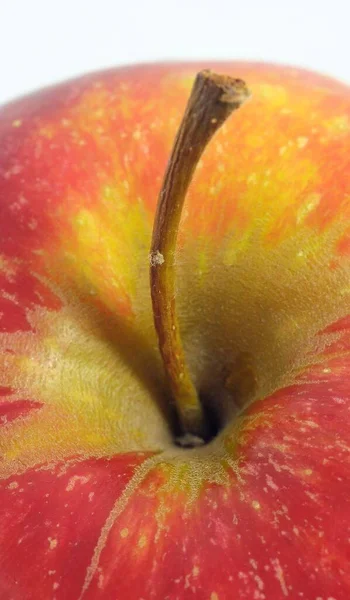 Ein Saftig Heißer Roter Apfel Vor Weißem Hintergrund — Stockfoto