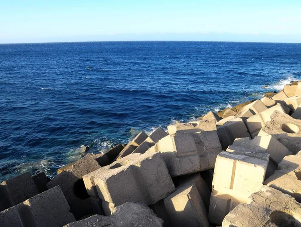 Cubos Cimento Breakwater Protegendo Litoral Porto — Fotografia de Stock