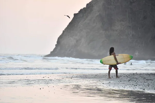 Surfer Walking Beach Photo Background Digital Image — Fotografia de Stock