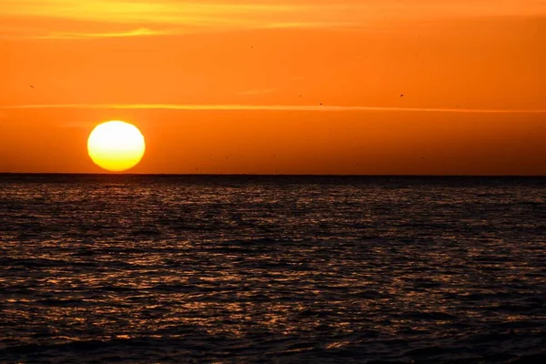 海の上の夕日 — ストック写真