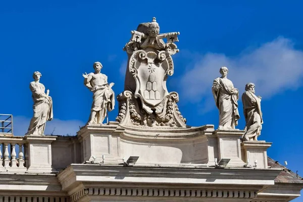 Detail Baroque Saint Peter Colonnade Beautiful Statues Saints Pope Alexander — Stock Fotó