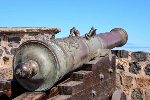 古堡的大炮 — 图库照片