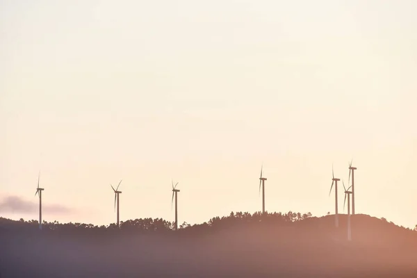 乡郊风力涡轮机 — 图库照片
