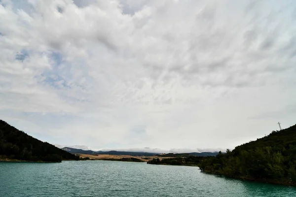 Krásná Krajina Jezerem — Stock fotografie
