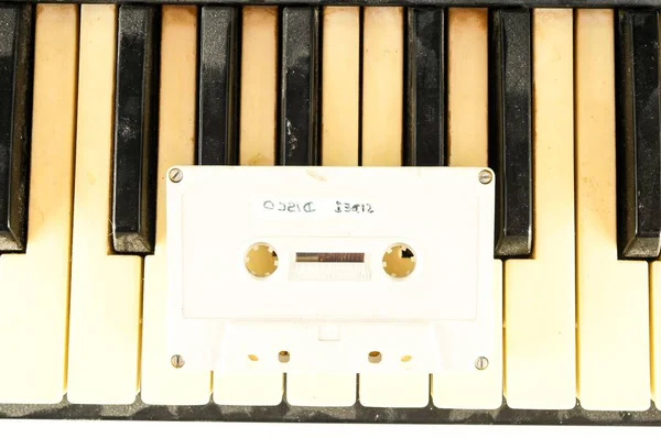 Vieilles Touches Piano Vintage Avec Une Bande Musique — Photo