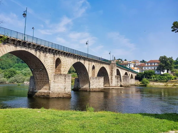 Puente Sobre Río Ciudad — Foto de Stock
