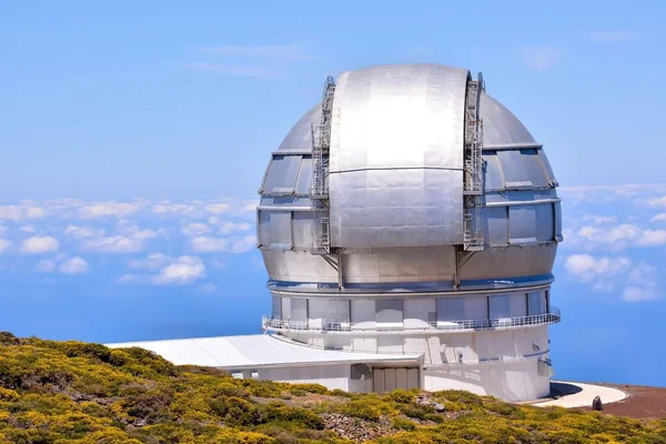 Grande Telescopio Cielo Blu — Foto Stock