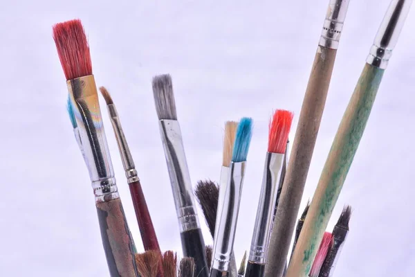 Beyaz Arkaplanda Resim Yapmak Için Fırçalar — Stok fotoğraf