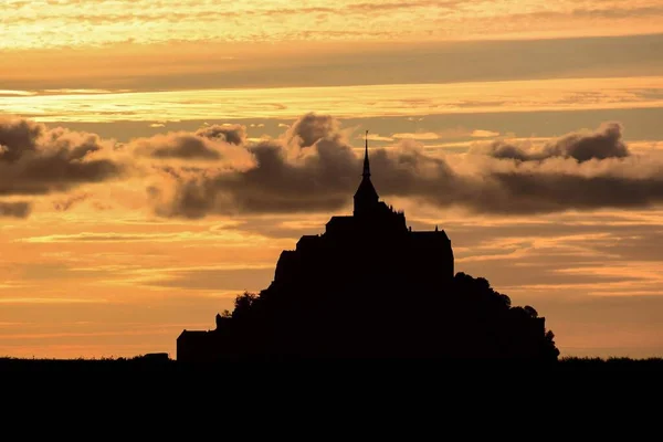 Atardecer Sobre Mont Saint Michel Isla Marea Normandía Norte Francia — Foto de Stock